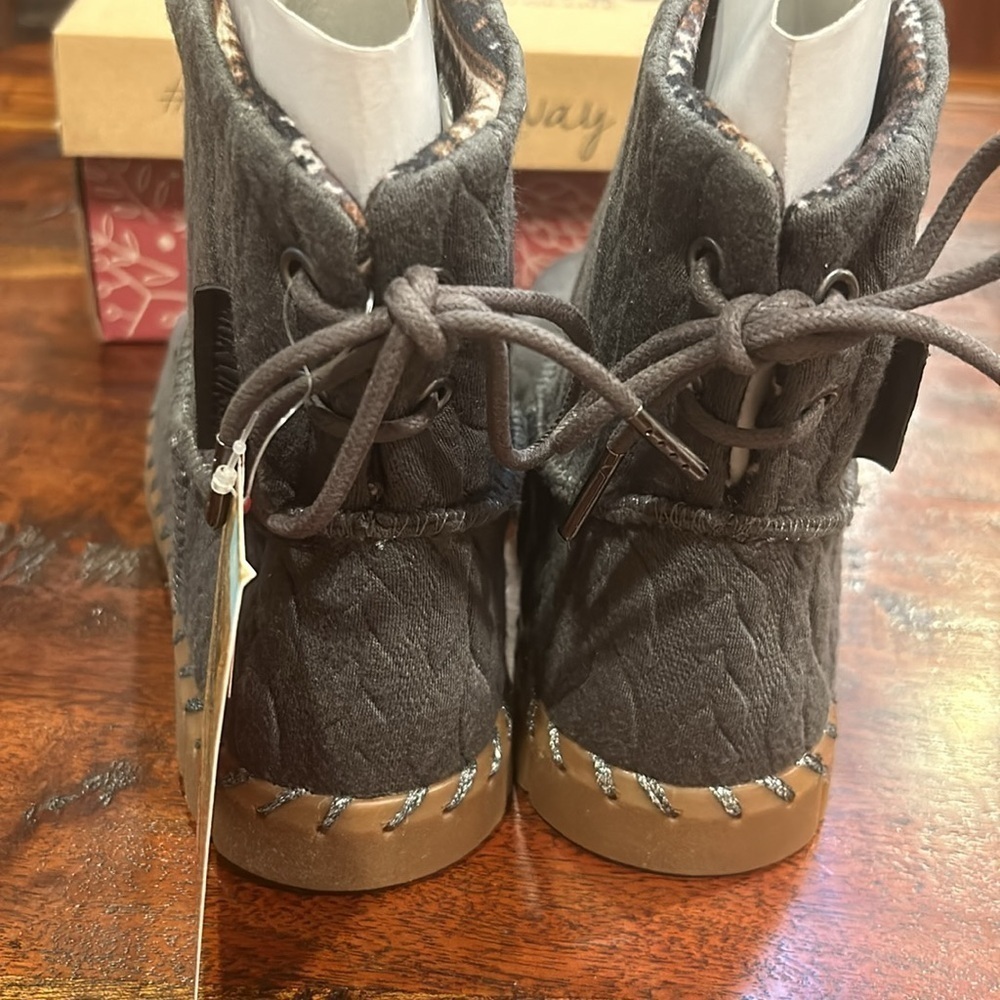 Muk Luks Women's Flexi Hoboken Boots Dark Grey Jersey 8 NIB - Picture 3 of 6